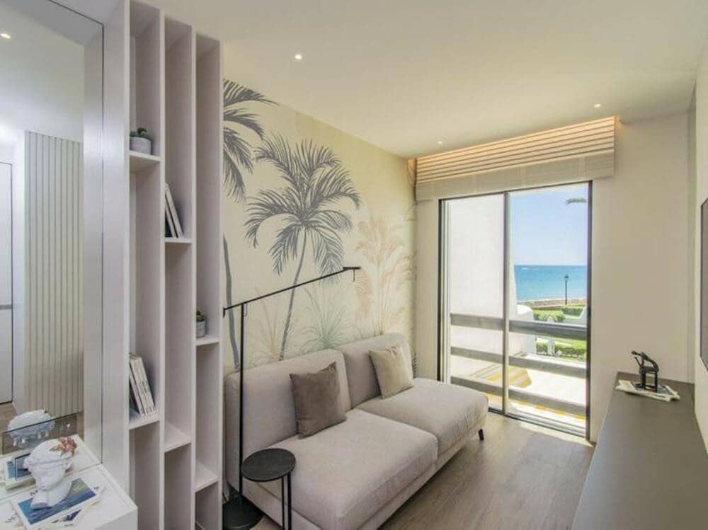 4 soveværelse Byhus til salg i Golden Mile med swimmingpool garage - € 5.460.000 (Ref: 8978501)