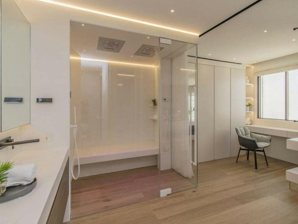 4 soveværelse Byhus til salg i Golden Mile med swimmingpool garage - € 5.460.000 (Ref: 8978501)