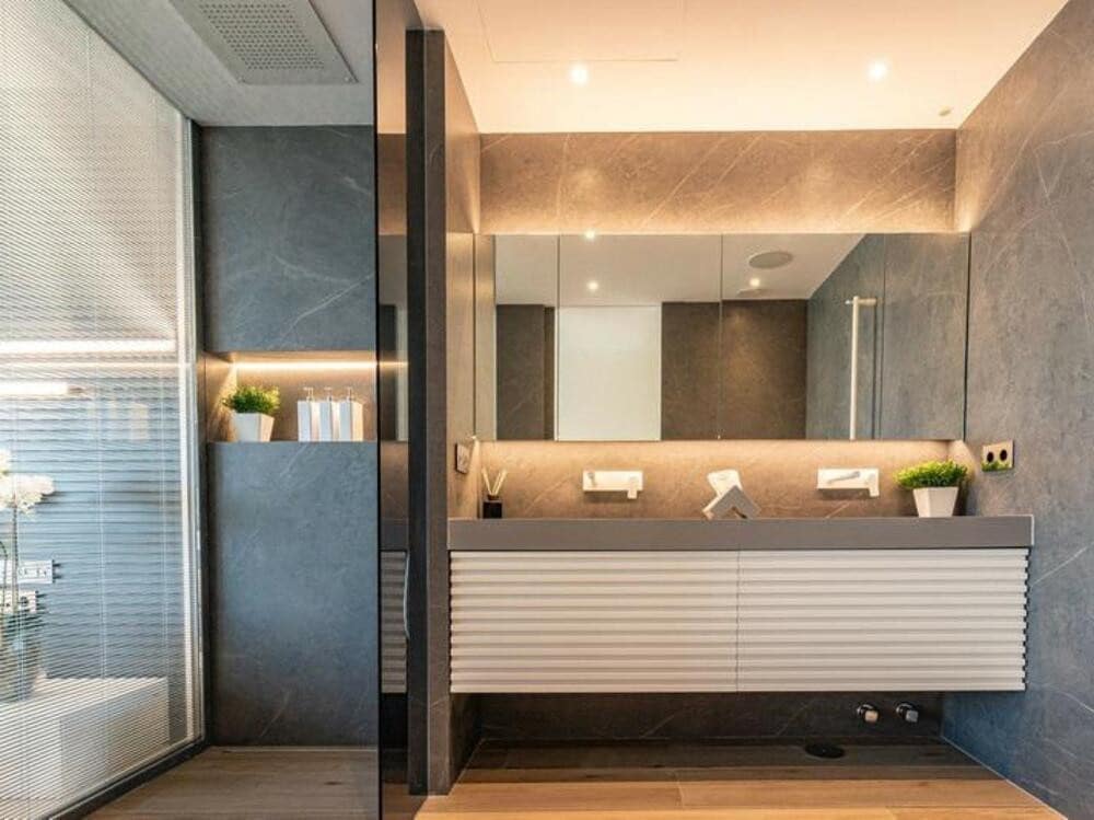 4 soveværelse Byhus til salg i Golden Mile med swimmingpool garage - € 5.460.000 (Ref: 8978501)