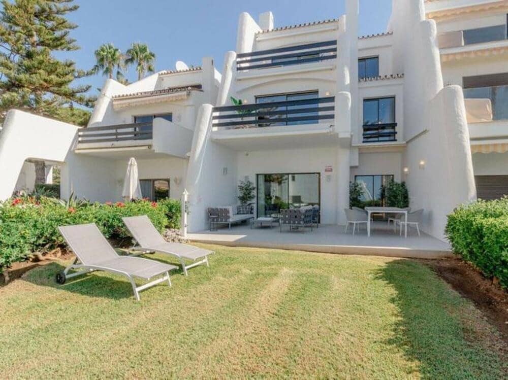 4 soveværelse Byhus til salg i Golden Mile med swimmingpool garage - € 5.460.000 (Ref: 8978501)