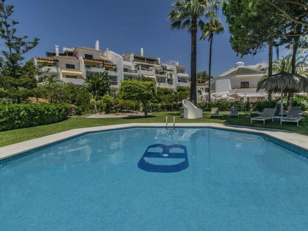 4 soverom Hus til salgs i Golden Mile med svømmebasseng garasje - € 5 460 000 (Ref: 8978501)