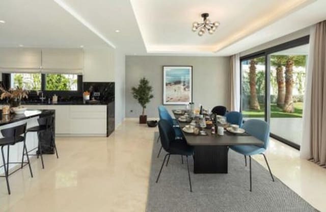 5 sypialnia Willa na sprzedaż w Los Naranjos, Marbella z basenem garażem - 3 550 000 € (Ref: 8978502)