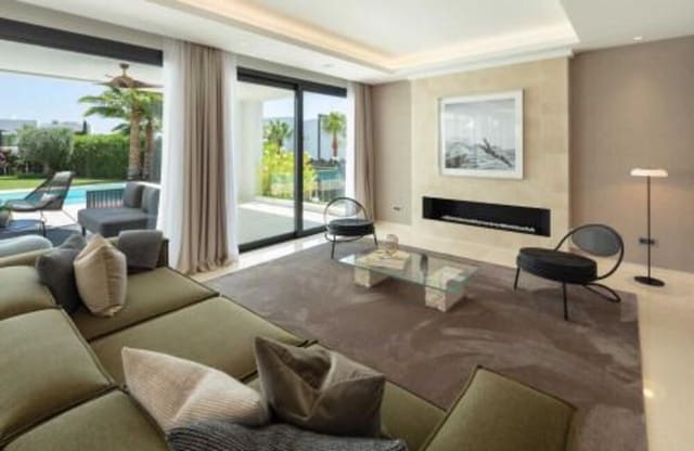 5 sypialnia Willa na sprzedaż w Los Naranjos, Marbella z basenem garażem - 3 550 000 € (Ref: 8978502)
