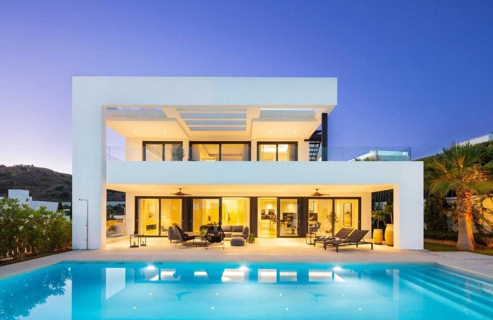 5 makuuhuone Huvila myytävänä paikassa Marbella mukana uima-altaan 
autotalli - 3 550 000 € (Ref: 8978502)