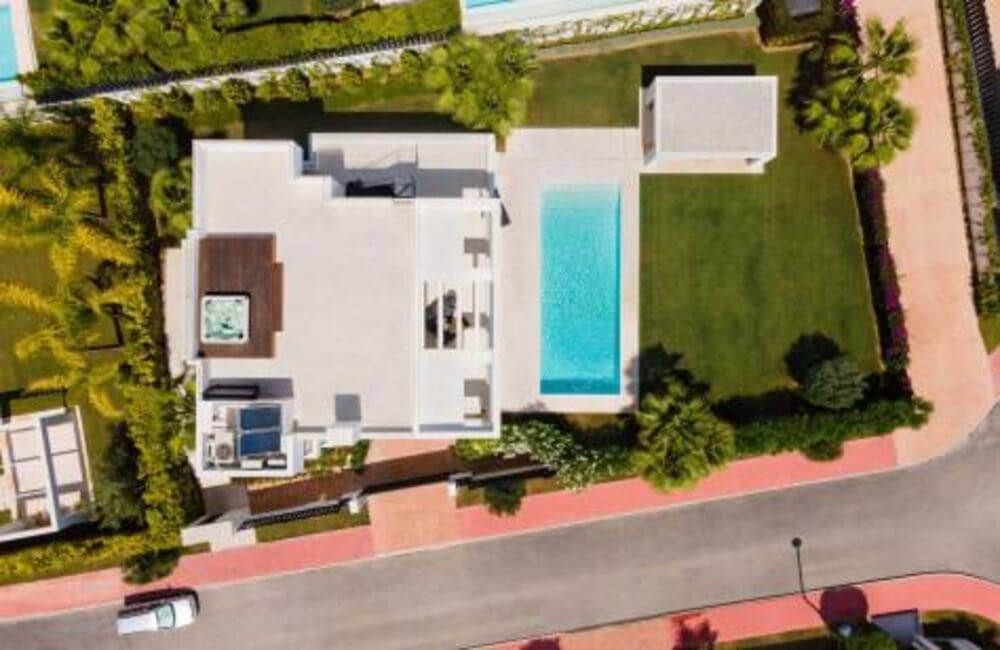 5 makuuhuone Huvila myytävänä paikassa Marbella mukana uima-altaan 
autotalli - 3 550 000 € (Ref: 8978502)