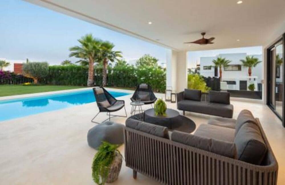 5 makuuhuone Huvila myytävänä paikassa Marbella mukana uima-altaan 
autotalli - 3 550 000 € (Ref: 8978502)