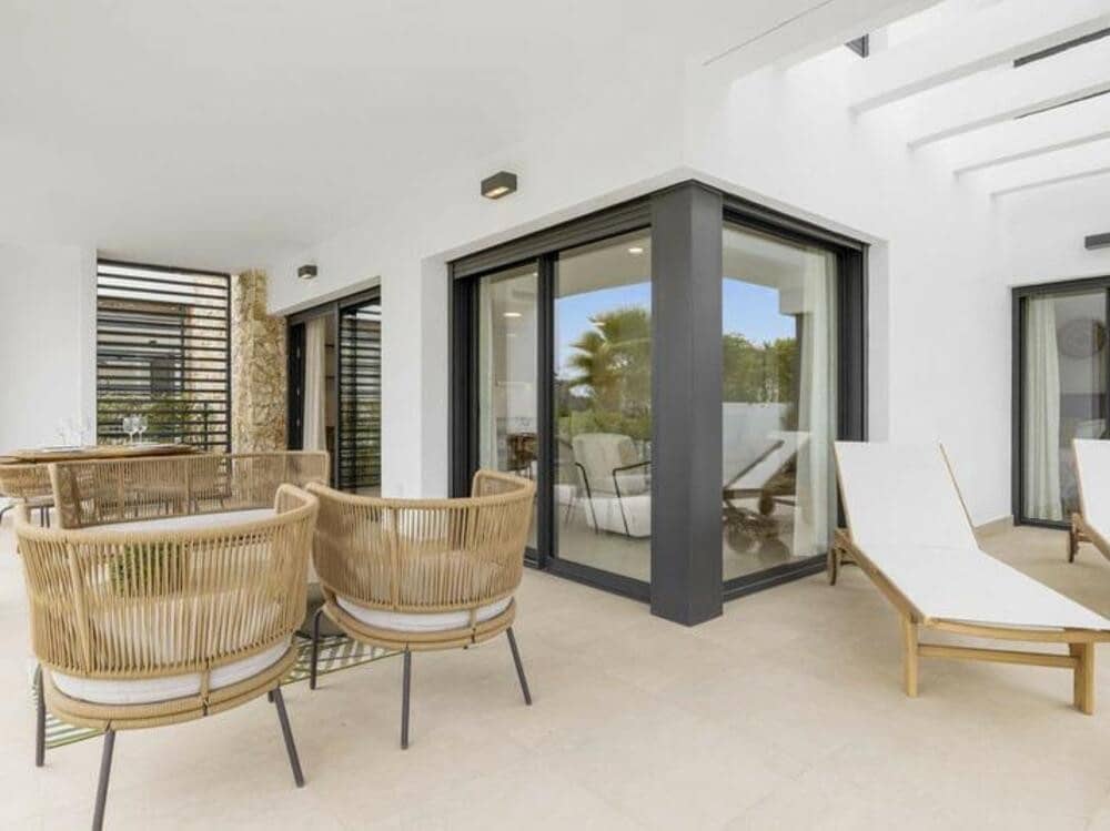 2 slaapkamer Appartement te huur in New Golden Mile met zwembad garage - € 2.700 (Ref: 8978504)