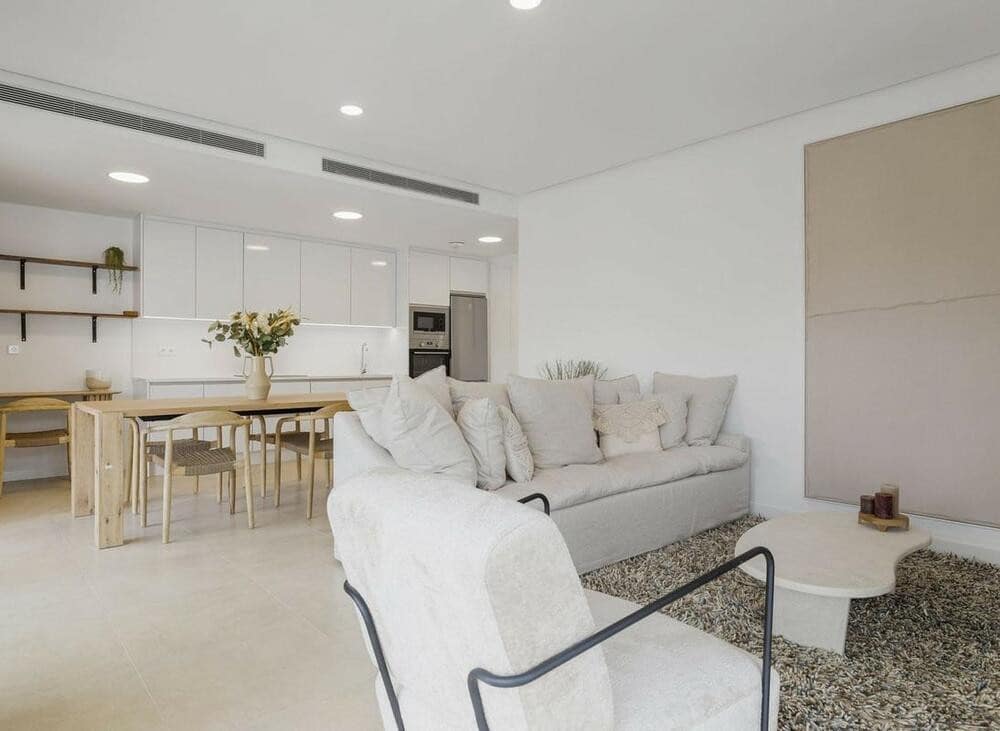 2 slaapkamer Appartement te huur in New Golden Mile met zwembad garage - € 2.700 (Ref: 8978504)