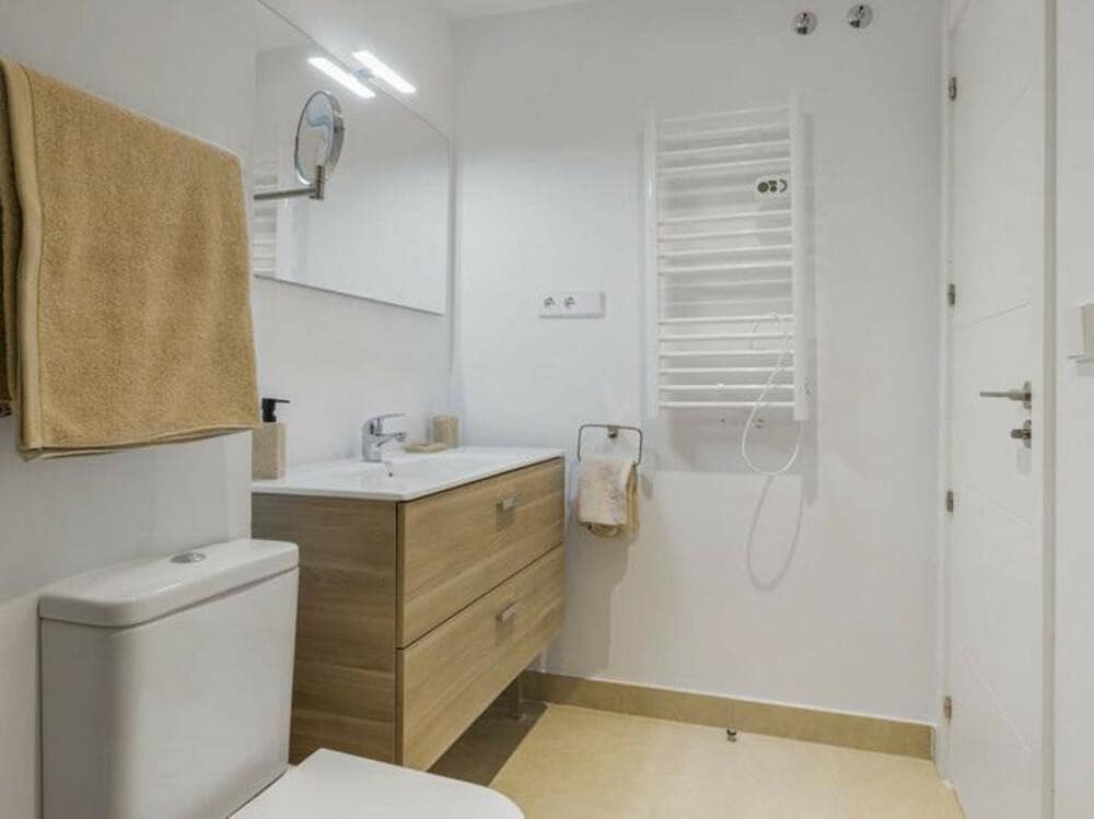 2 slaapkamer Appartement te huur in New Golden Mile met zwembad garage - € 2.700 (Ref: 8978504)