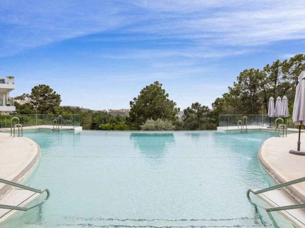 2 slaapkamer Appartement te huur in New Golden Mile met zwembad garage - € 2.700 (Ref: 8978504)