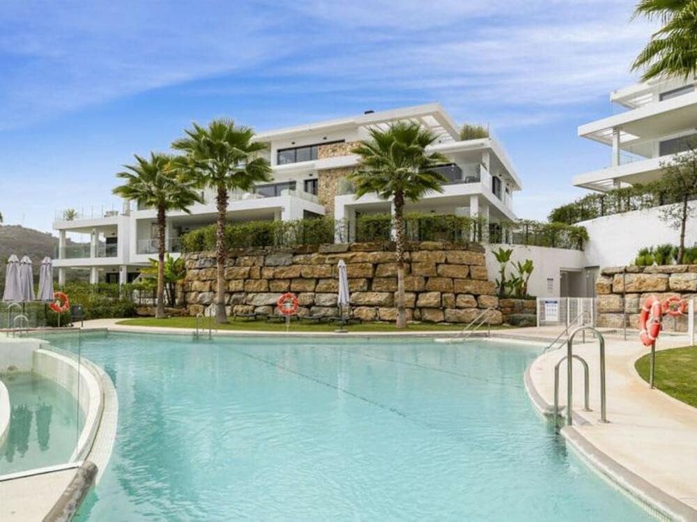 2 slaapkamer Appartement te huur in New Golden Mile met zwembad garage - € 2.700 (Ref: 8978504)