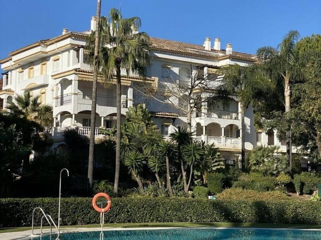 4 soveværelse Lejlighed til leje i La Carolina - Guadalpín, Marbella med swimmingpool garage - € 3.200 (Ref: 8980553)