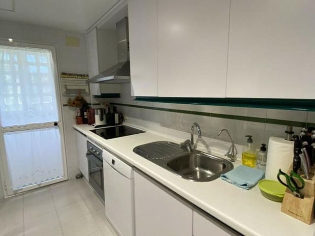 4 soveværelse Lejlighed til leje i La Carolina - Guadalpín, Marbella med swimmingpool garage - € 3.200 (Ref: 8980553)