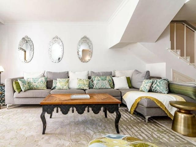 3 sypialnia Dom do wynajęcia w Nueva Andalucía Centro, Marbella z basenem garażem - 3 500 € (Ref: 8985402)