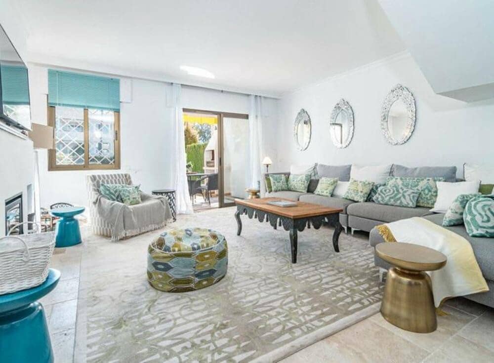 Maison de Ville de 3 chambres à louer à Nueva Andalucia avec piscine garage - 3 500 € (Ref: 8985402)