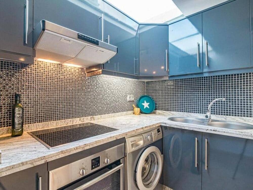 Maison de Ville de 3 chambres à louer à Nueva Andalucia avec piscine garage - 3 500 € (Ref: 8985402)