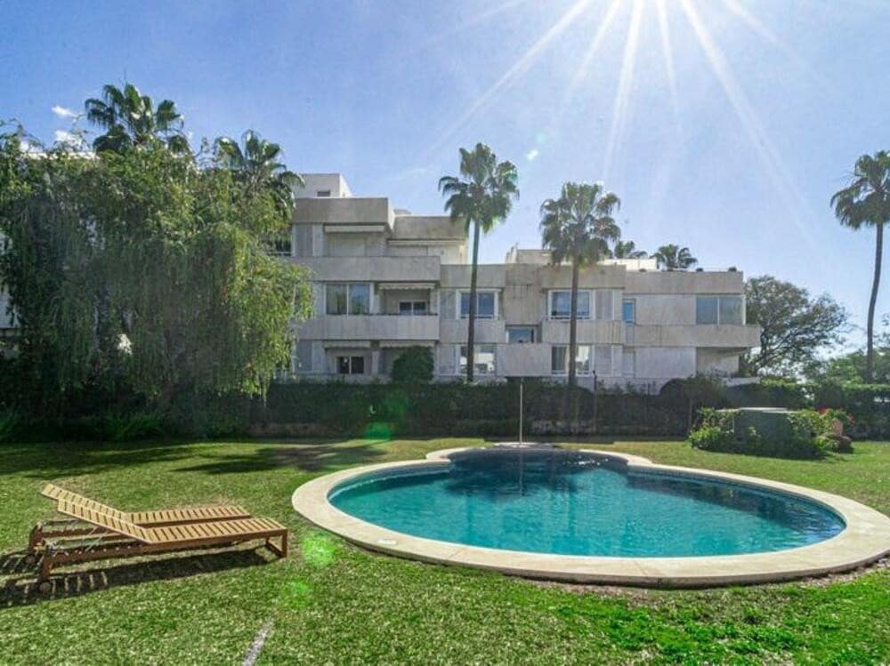 Maison de Ville de 3 chambres à louer à Nueva Andalucia avec piscine garage - 3 500 € (Ref: 8985402)