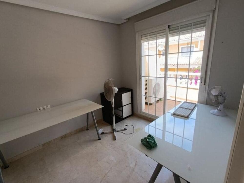 4 soveværelse Byhus til salg i Sitio de Calahonda med swimmingpool garage - € 578.000 (Ref: 8987988)