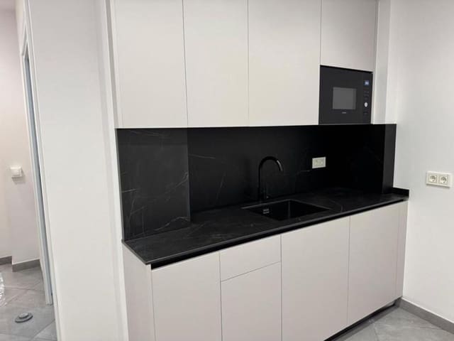 Ufficio da affittare in Zona Miraflores, Marbella - 2.000 € (Rif: 8991992)