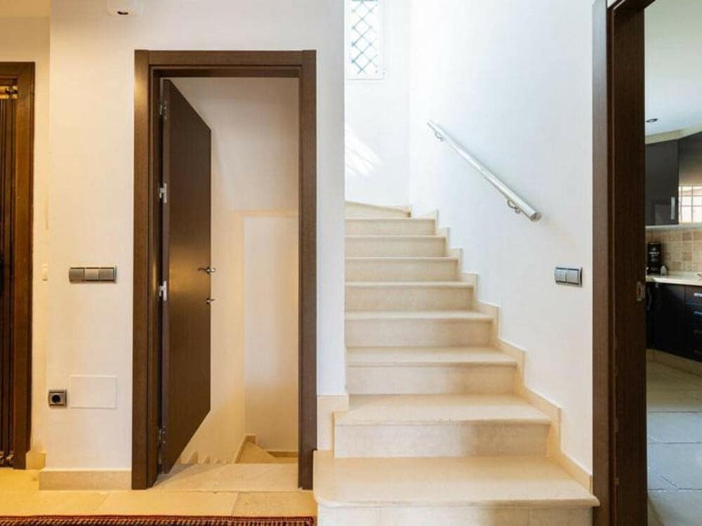 4 sovrum Hus till salu i Marbella med pool garage - 950 000 € (Ref: 8991997)