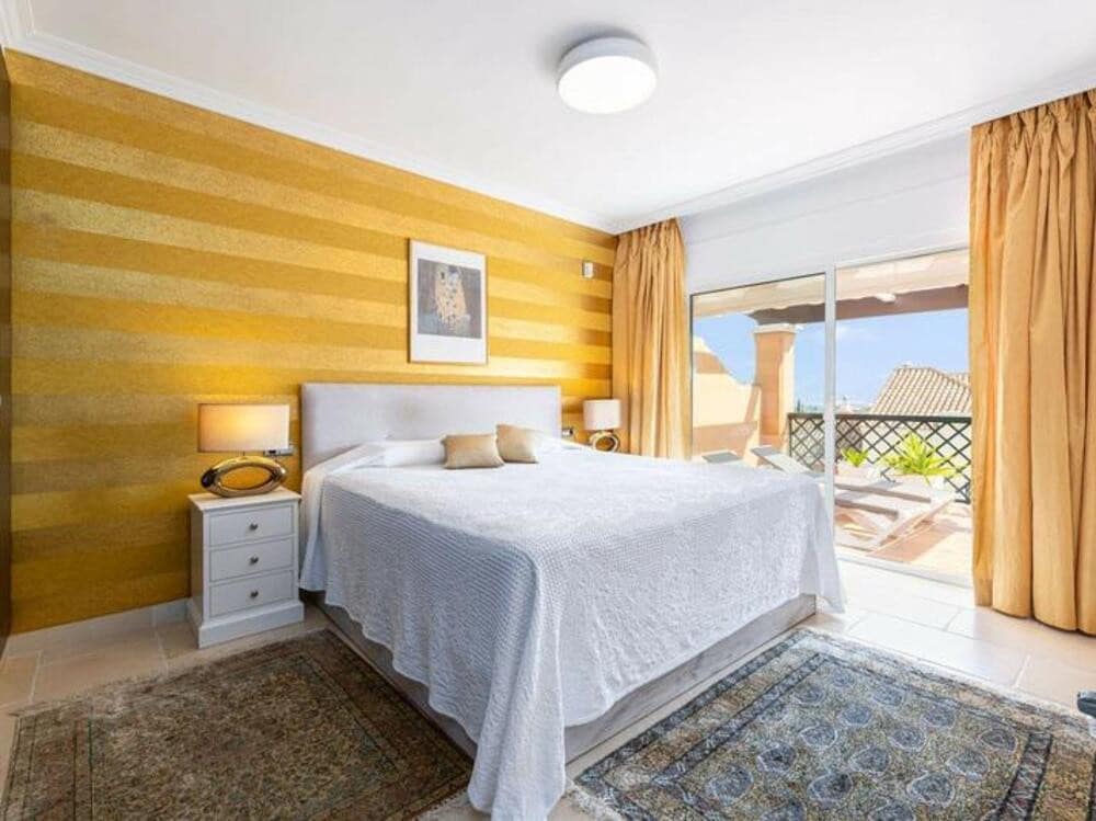 4 sovrum Hus till salu i Marbella med pool garage - 950 000 € (Ref: 8991997)