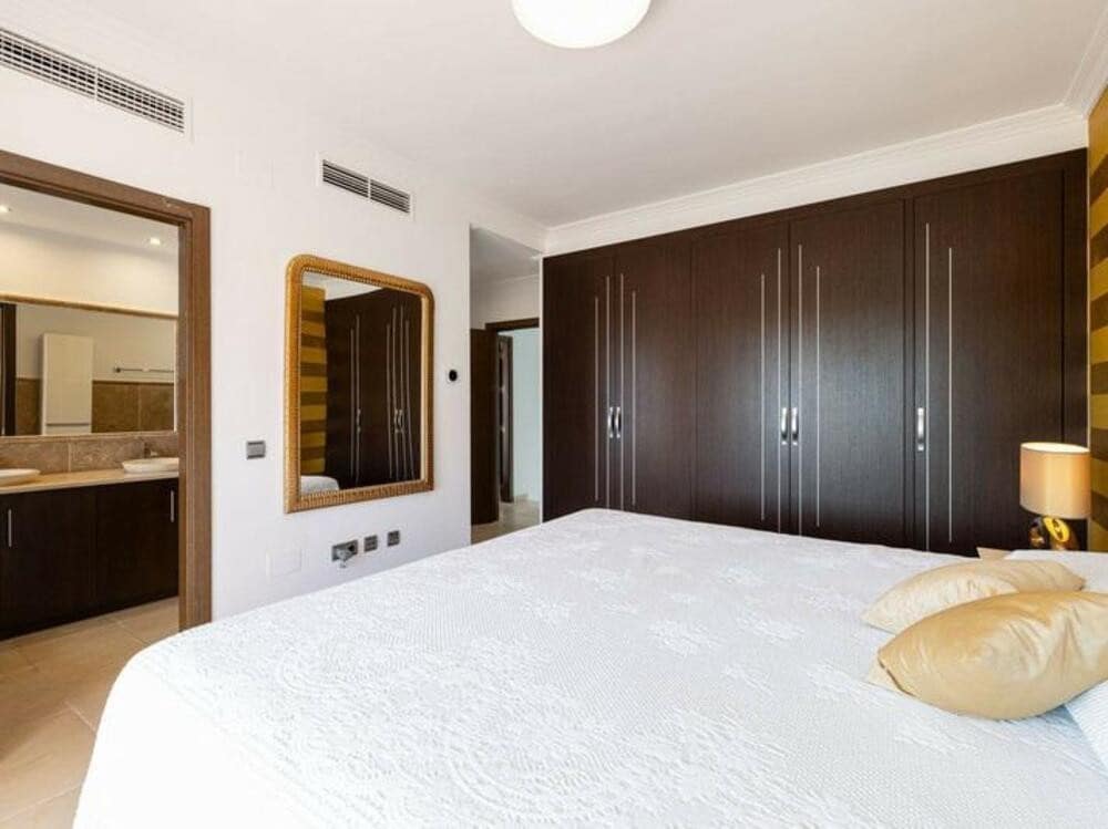 4 sovrum Hus till salu i Marbella med pool garage - 950 000 € (Ref: 8991997)