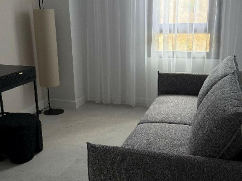 3 Zimmer Apartment zu vermieten in Estepona mit Pool Garage - 3.850 € (Ref: 8993510)