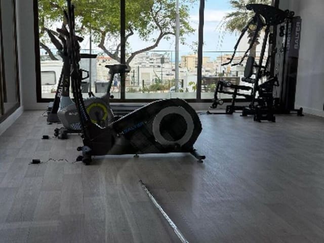 3 camera da letto Appartamento da affittare in Huerta Nueva, Estepona con piscina garage - 3.850 € (Rif: 8993510)