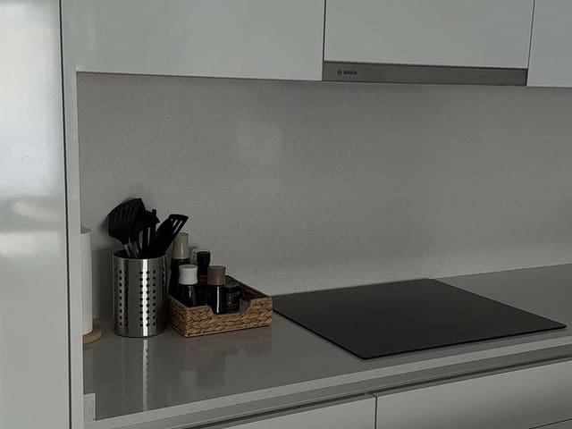 2 makuuhuone Huoneisto vuokrattavana paikassa Huerta Nueva, Estepona mukana uima-altaan 
autotalli - 2 750 € (Ref: 8993511)