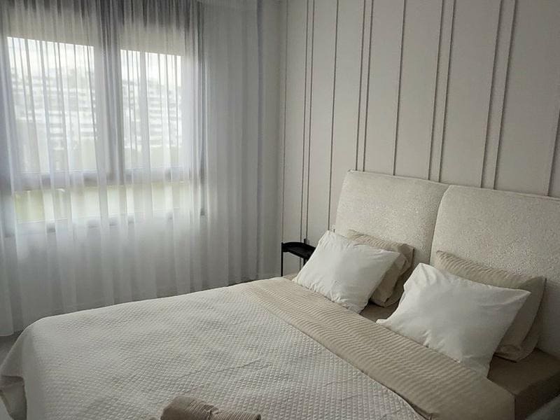 2 Zimmer Apartment zu vermieten in Estepona mit Pool Garage - 2.750 € (Ref: 8993511)