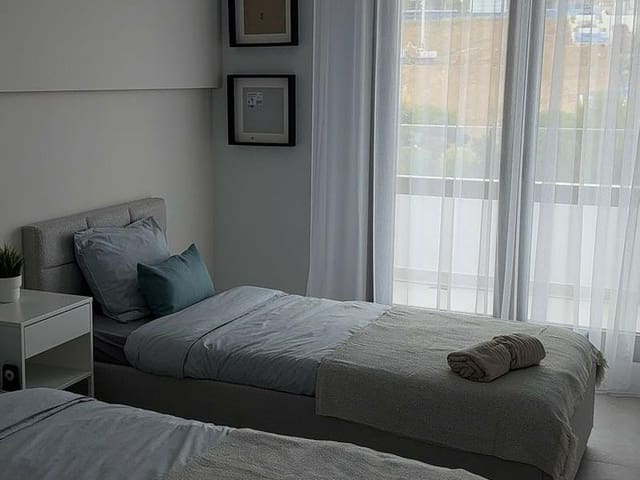 2 makuuhuone Huoneisto vuokrattavana paikassa Huerta Nueva, Estepona mukana uima-altaan 
autotalli - 2 750 € (Ref: 8993511)