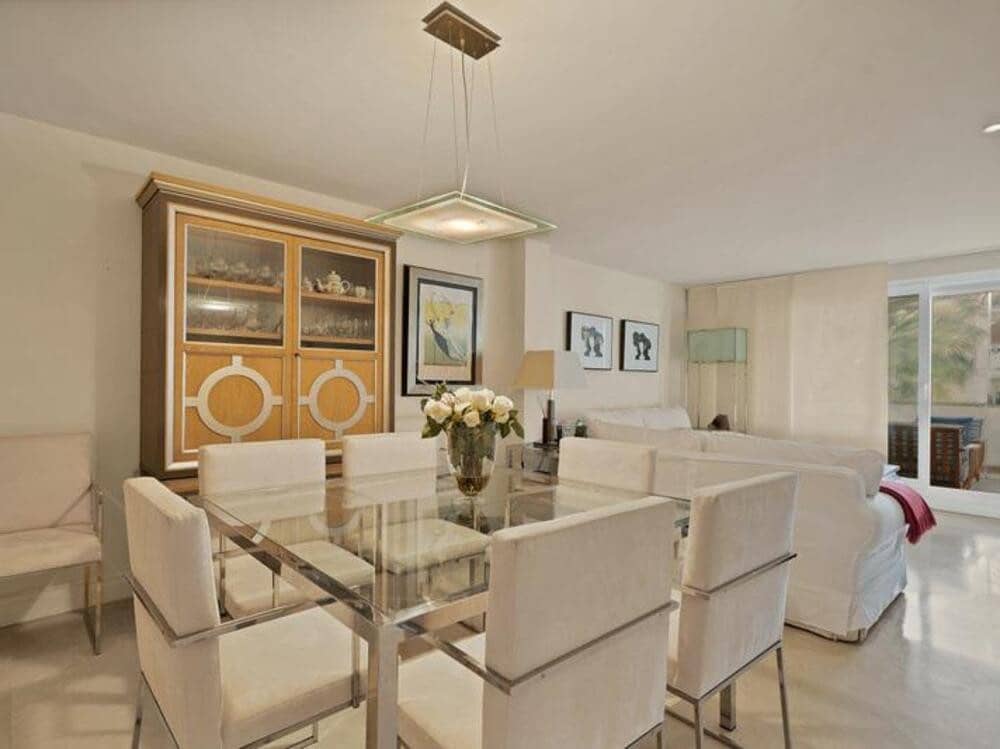 3 soverom Leilighet til leie i Marbella med svømmebasseng garasje - € 3 500 (Ref: 9000937)