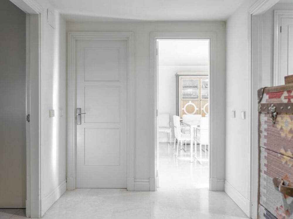 3 soverom Leilighet til leie i Marbella med svømmebasseng garasje - € 3 500 (Ref: 9000937)