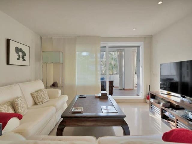 Appartement de 3 chambres à louer à Casco Antiguo, Marbella avec piscine garage - 3 500 € (Ref: 9000937)