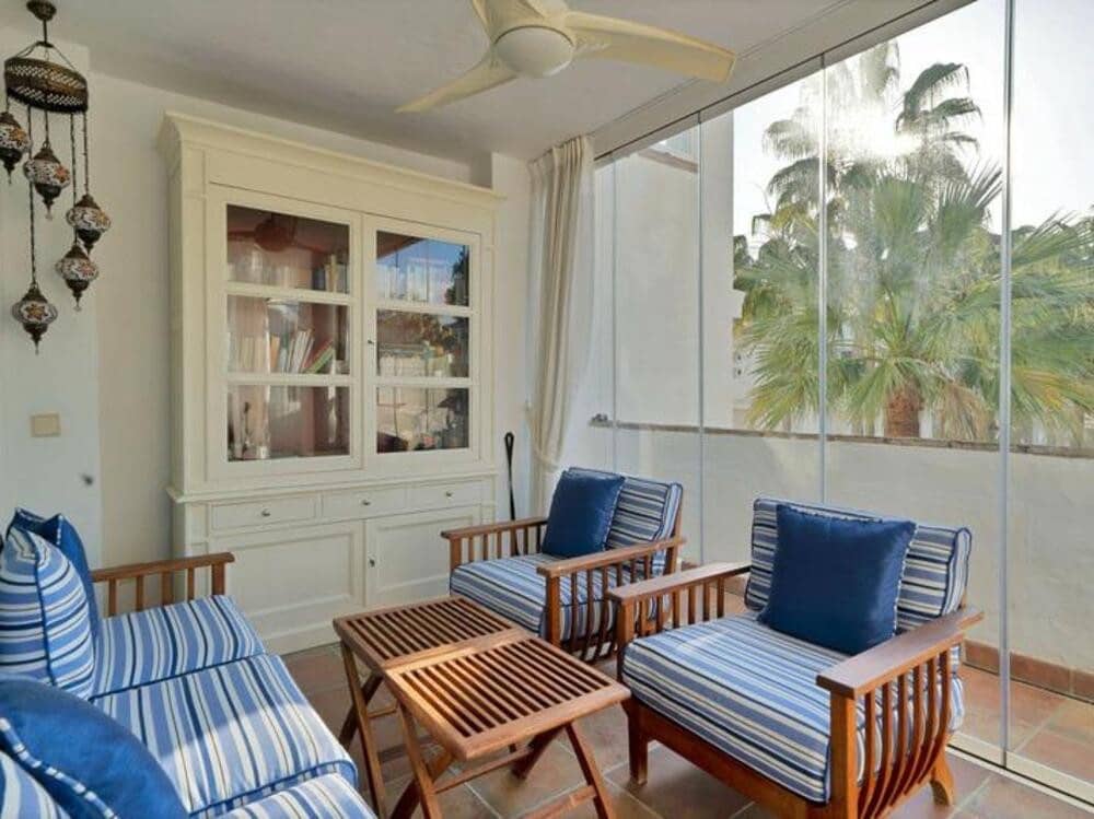 3 soverom Leilighet til leie i Marbella med svømmebasseng garasje - € 3 500 (Ref: 9000937)