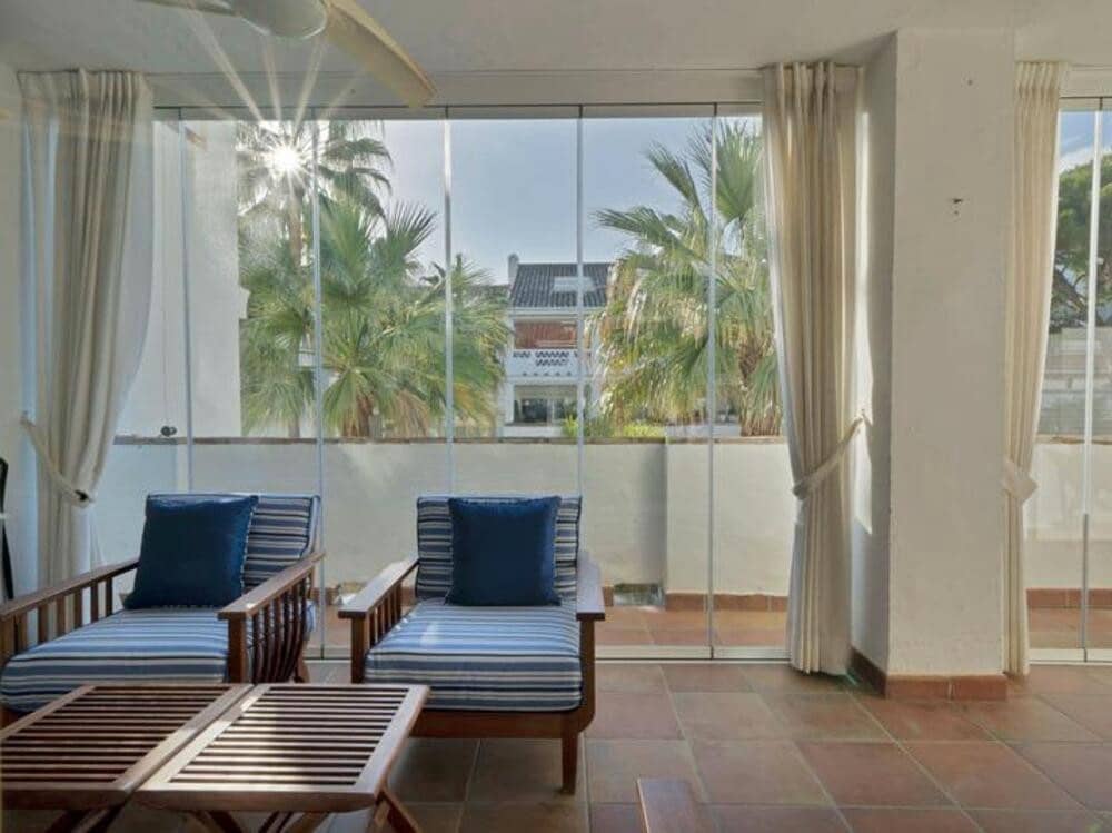 3 soverom Leilighet til leie i Marbella med svømmebasseng garasje - € 3 500 (Ref: 9000937)