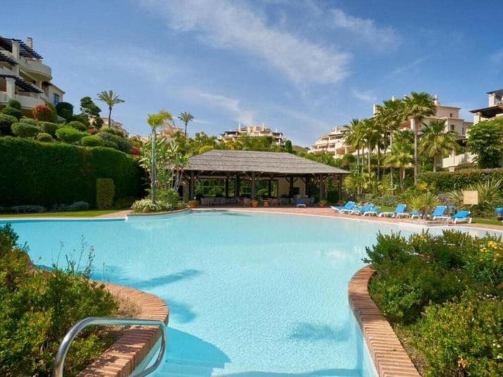 5 soveværelse Lejlighed til salg i Benahavis med swimmingpool garage - € 1.150.000 (Ref: 9000938)