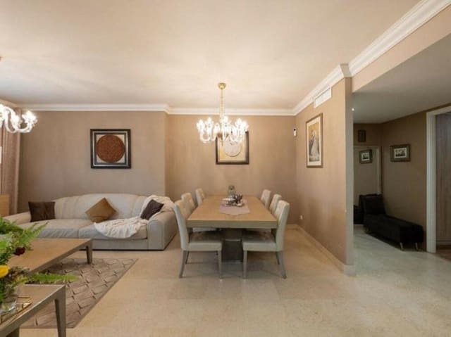 5 slaapkamer Appartement te koop in Los Arqueros - Puerto del Almendro, Benahavís met zwembad garage - € 1.050.000 (Ref: 9000938)