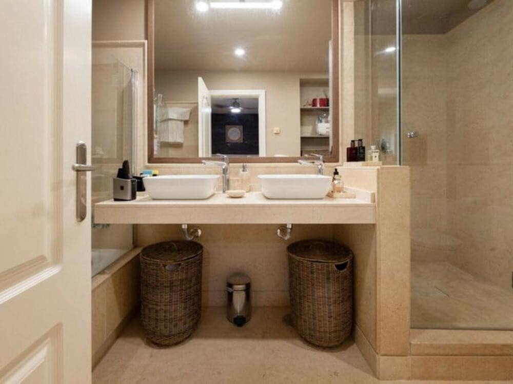 5 soverom Leilighet til salgs i Benahavis med svømmebasseng garasje - € 1 050 000 (Ref: 9000938)