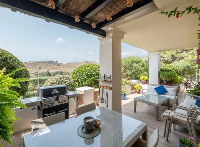 5 camera da letto Appartamento in vendita in Los Arqueros - Puerto del Almendro, Benahavís con piscina garage - 1.050.000 € (Rif: 9000938)