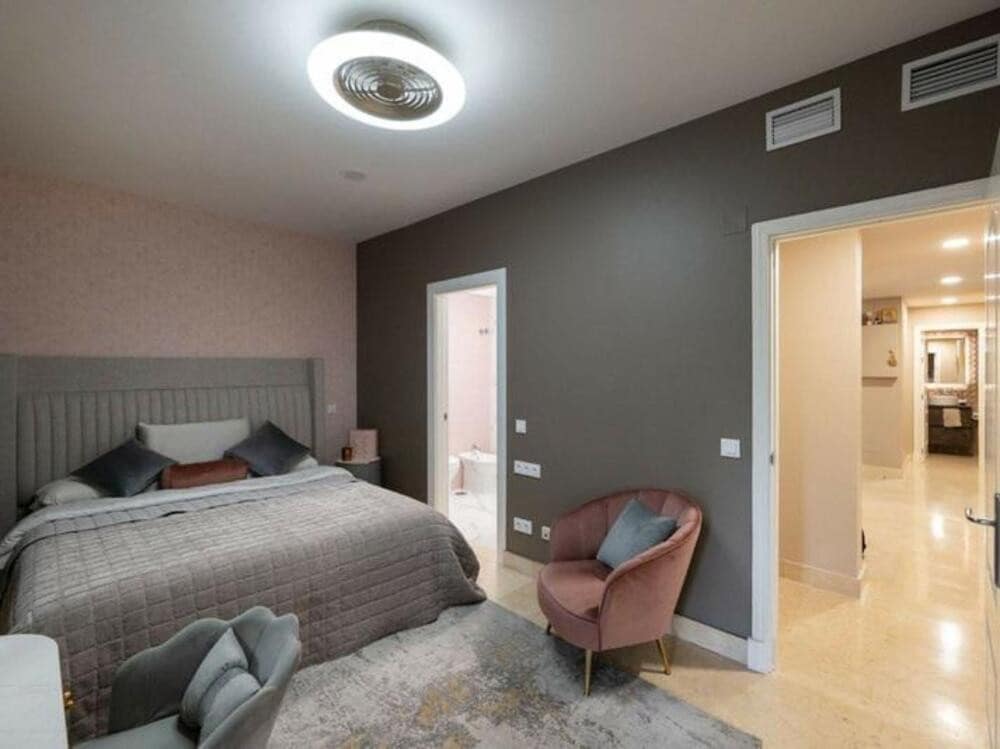 5 sovrum Lägenhet till salu i Benahavis med pool garage - 1 050 000 € (Ref: 9000938)