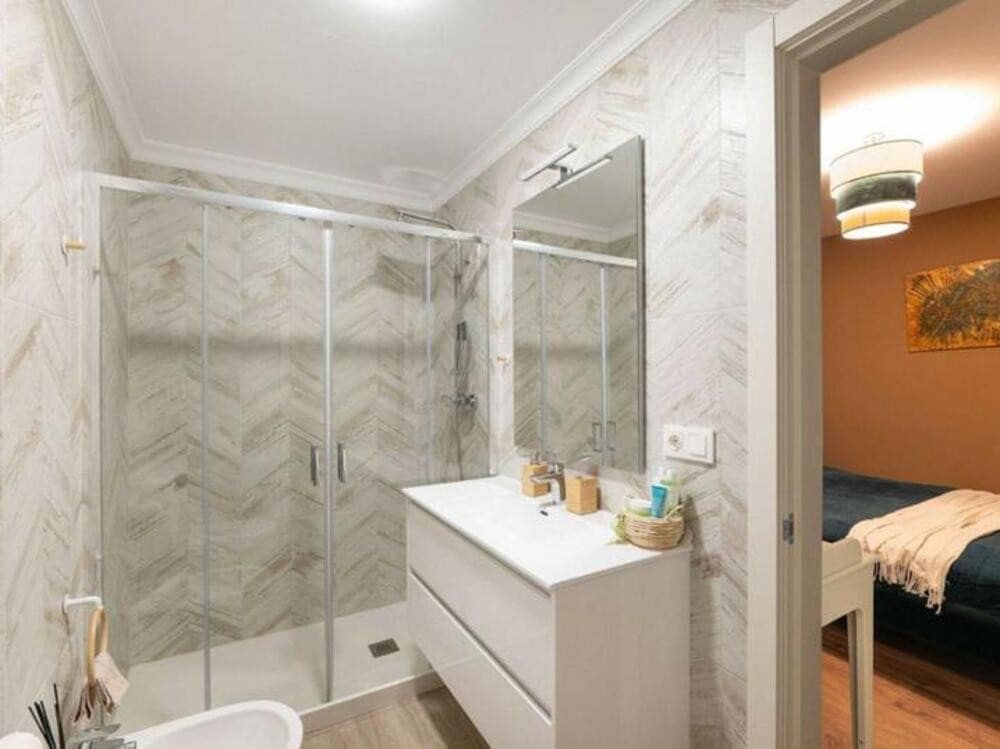 5 sovrum Lägenhet till salu i Benahavis med pool garage - 1 050 000 € (Ref: 9000938)