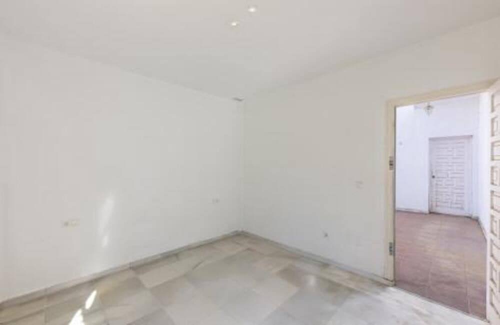 4 soveværelse Villa til salg i Nueva Andalucia med swimmingpool garage - € 1.075.000 (Ref: 9002786)