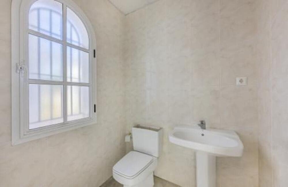 4 soveværelse Villa til salg i Nueva Andalucia med swimmingpool garage - € 1.075.000 (Ref: 9002786)