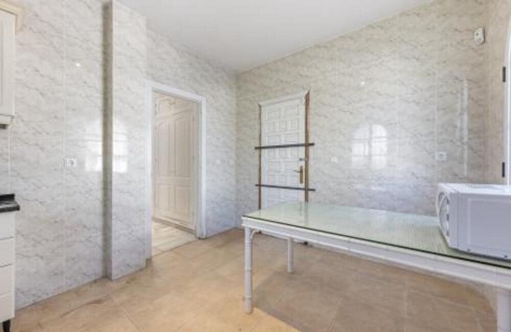 4 soveværelse Villa til salg i Nueva Andalucia med swimmingpool garage - € 1.075.000 (Ref: 9002786)