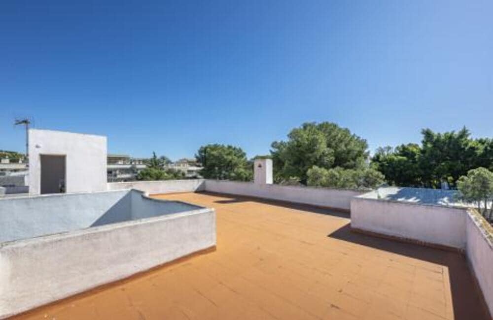 4 soveværelse Villa til salg i Nueva Andalucia med swimmingpool garage - € 1.075.000 (Ref: 9002786)