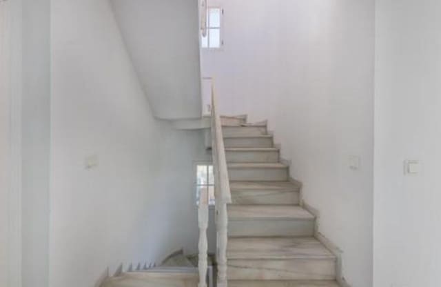 4 bedroom Villa for sale in Nueva Andalucía Centro, Marbella with pool garage - € 1,075,000 (Ref: 9002786)