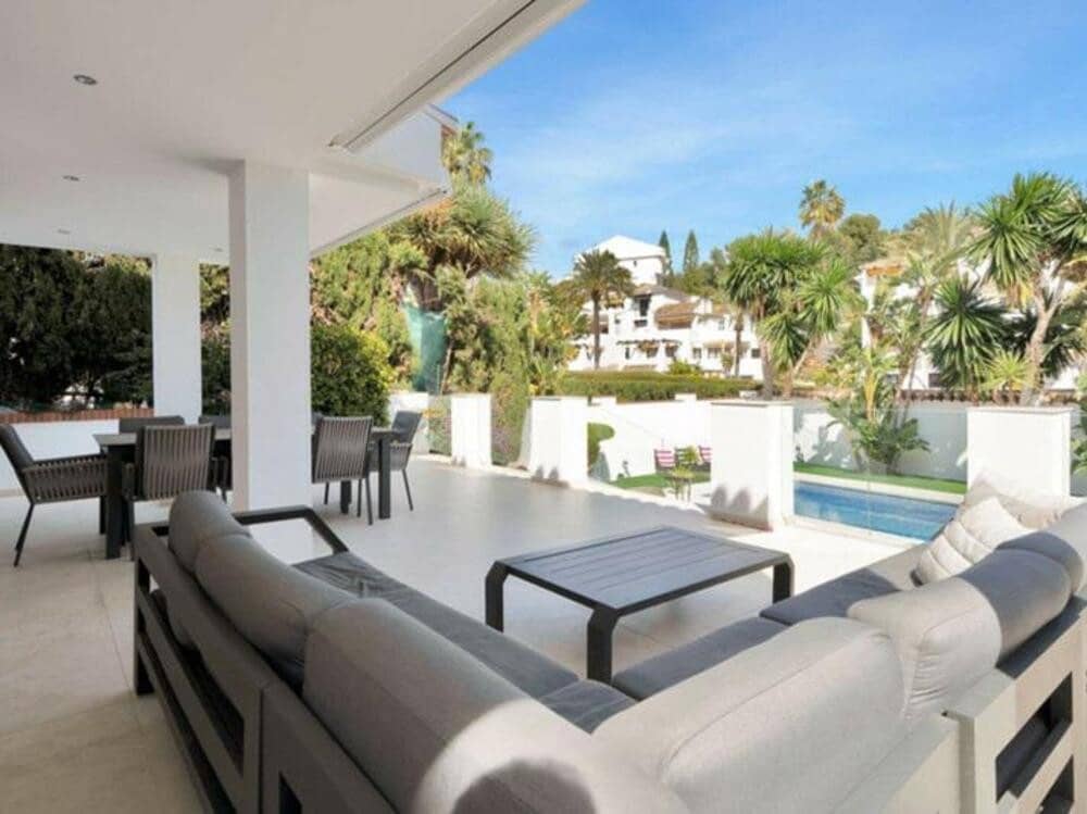 4 quarto Moradia para arrendar em Nueva Andalucia com piscina garagem - 10 000 € (Ref: 9002787)