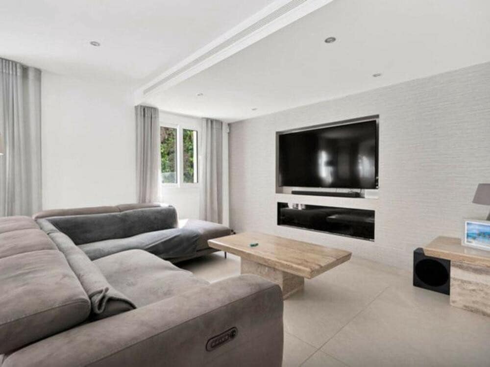 4 quarto Moradia para arrendar em Nueva Andalucia com piscina garagem - 10 000 € (Ref: 9002787)