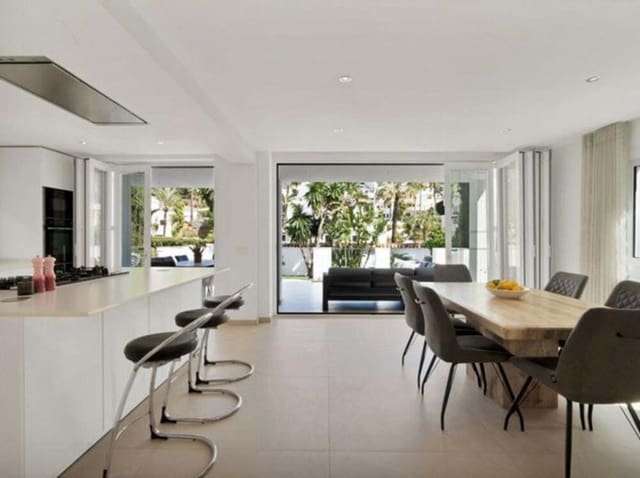 4 bedroom Villa for rent in Nueva Andalucía Centro, Marbella with pool garage - € 10,000 (Ref: 9002787)